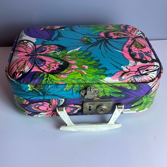Vintage Hippie era flower power mini suitcase with key retro style - Picture 2 of 16